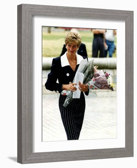 Princess Diana Royalty September 1991-null-Framed Photographic Print