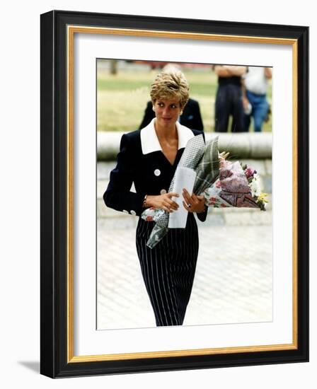 Princess Diana Royalty September 1991-null-Framed Photographic Print