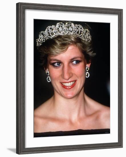 Princess Diana Visits Portugal at a Banquet Hosted by the President at Ajuda Palace--Framed Photographic Print
