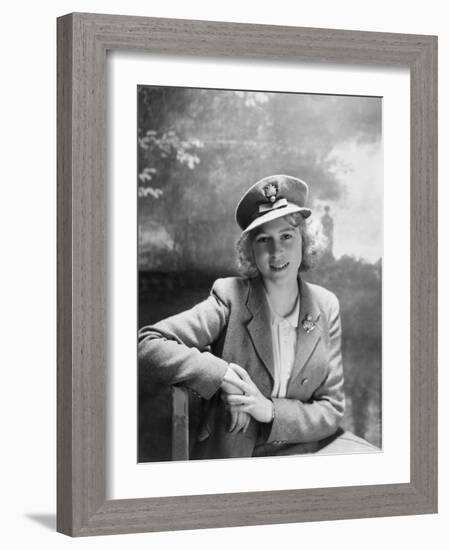 Princess Elizabeth, Seen in Photograph at 16 Years Old, England-Cecil Beaton-Framed Photographic Print