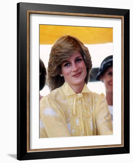 Princess of Wales at St Johns Ambulance Regional Centre at Alice Springs Australia Princess Diana-null-Framed Photographic Print