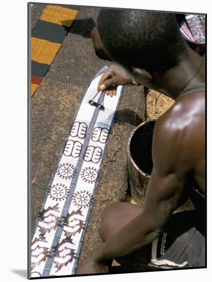 Printing Kente Cloth, Kumasi, Capital of the Ashanti Kingdom, Ghana, West Africa, Africa-David Poole-Mounted Photographic Print