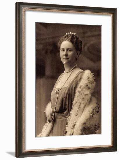 Prinzessin Juliana Der Niederlande, Pelz, Schmuck-null-Framed Giclee Print