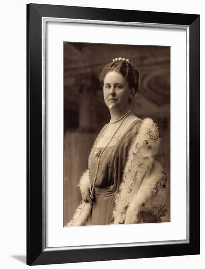 Prinzessin Juliana Der Niederlande, Pelz, Schmuck-null-Framed Giclee Print