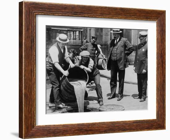 Prohibition Agents Dump Liquor Into Sewer, NYC-Science Source-Framed Giclee Print