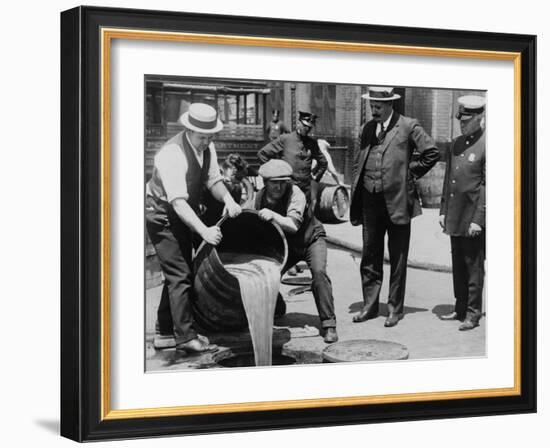 Prohibition Agents Dump Liquor Into Sewer, NYC-Science Source-Framed Giclee Print