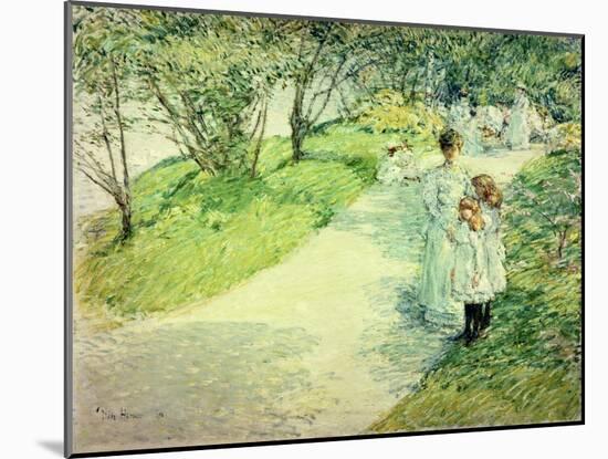 Promenaders in the Garden, 1898-Childe Hassam-Mounted Giclee Print