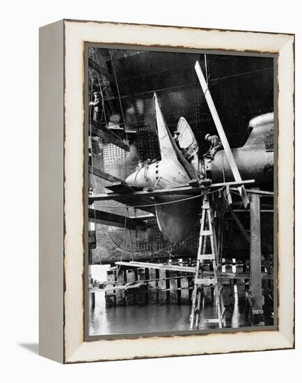 Propellor of R.M.S. Queen Mary, September 1934-null-Framed Premier Image Canvas