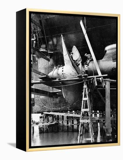 Propellor of R.M.S. Queen Mary, September 1934-null-Framed Premier Image Canvas