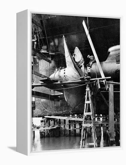 Propellor of R.M.S. Queen Mary, September 1934-null-Framed Premier Image Canvas