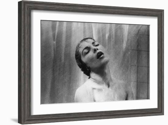 PSYCHO, 1960 directed by ALFRED HITCHCOCK Janet Leigh (b/w photo)-null-Framed Photo