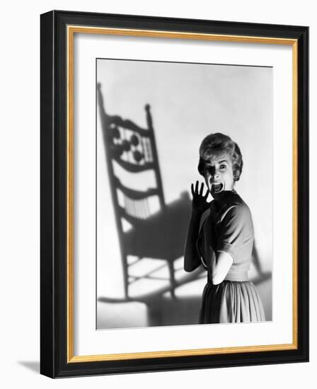 PSYCHO, 1960 directed by ALFRED HITCHCOCK Janet Leigh (b/w photo)-null-Framed Photo