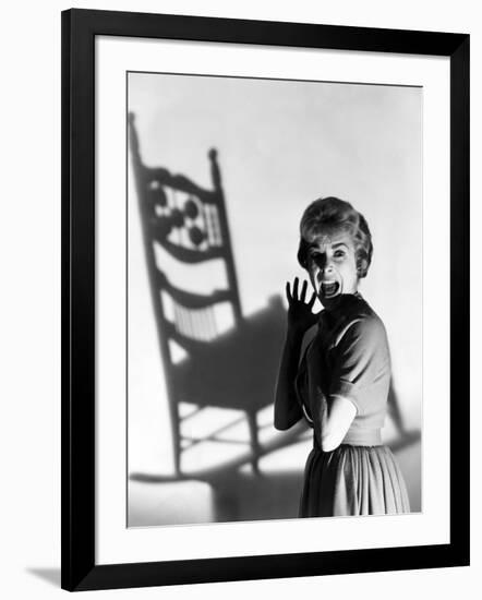 PSYCHO, 1960 directed by ALFRED HITCHCOCK Janet Leigh (b/w photo)-null-Framed Photo