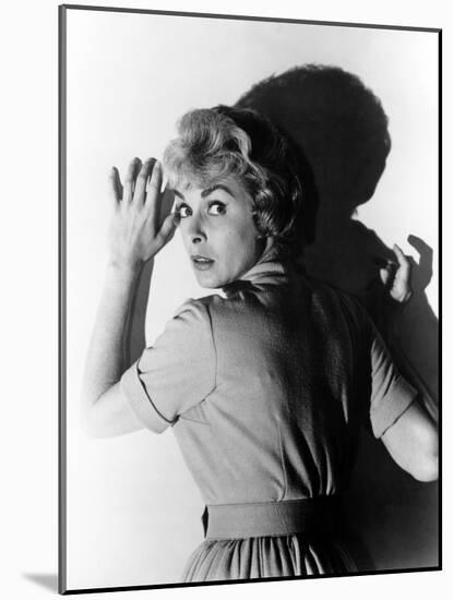 PSYCHO, 1960 directed by ALFRED HITCHCOCK Janet Leigh (b/w photo)-null-Mounted Photo