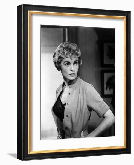 PSYCHO, 1960 directed by ALFRED HITCHCOCK Janet Leigh (b/w photo)-null-Framed Photo