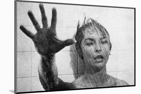 PSYCHO, 1960 directed by ALFRED HITCHCOCK Janet Leigh (b/w photo)-null-Mounted Photo