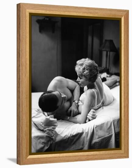 PSYCHO, 1960 directed by ALFRED HITCHCOCK John Gavin / Janet Leigh (b/w photo)-null-Framed Stretched Canvas