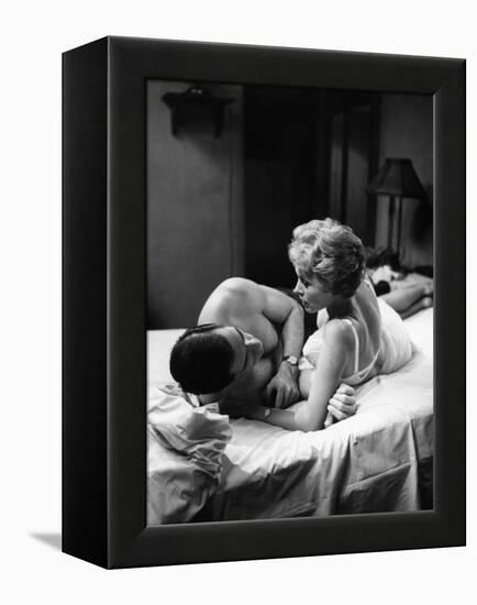 PSYCHO, 1960 directed by ALFRED HITCHCOCK John Gavin / Janet Leigh (b/w photo)-null-Framed Stretched Canvas