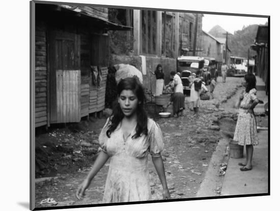 Puerto Rico: Slum, 1942-Jack Delano-Mounted Photographic Print