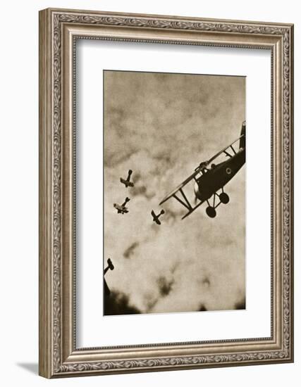 Pursuit. Aerial warfare, World War I, c1916-c1918-Unknown-Framed Photographic Print