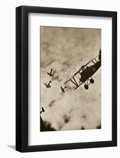 Pursuit. Aerial warfare, World War I, c1916-c1918-Unknown-Framed Photographic Print