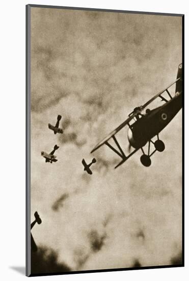 Pursuit. Aerial warfare, World War I, c1916-c1918-Unknown-Mounted Photographic Print