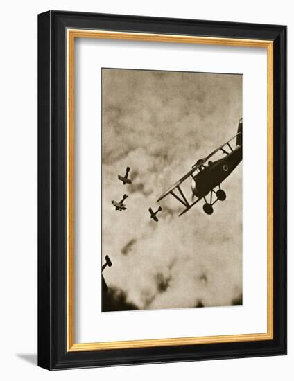 Pursuit. Aerial warfare, World War I, c1916-c1918-Unknown-Framed Photographic Print