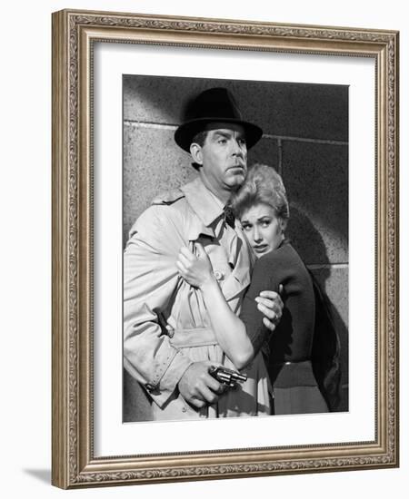 PUSHOVER, 1954 directed by RICHARD QUINE Fred MacMurray and Kim Novak (b/w photo)-null-Framed Photo
