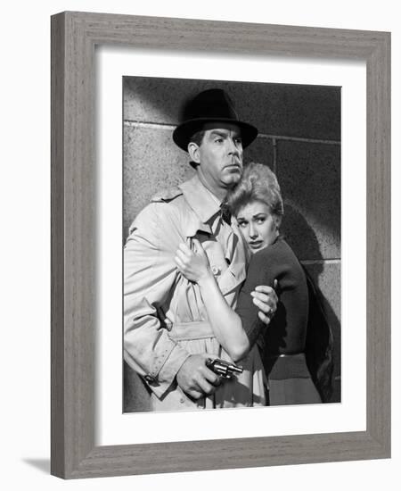 PUSHOVER, 1954 directed by RICHARD QUINE Fred MacMurray and Kim Novak (b/w photo)-null-Framed Photo