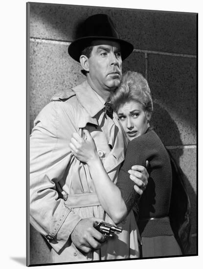 PUSHOVER, 1954 directed by RICHARD QUINE Fred MacMurray and Kim Novak (b/w photo)-null-Mounted Photo