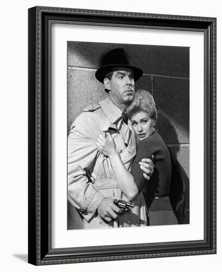 PUSHOVER, 1954 directed by RICHARD QUINE Fred MacMurray and Kim Novak (b/w photo)-null-Framed Photo