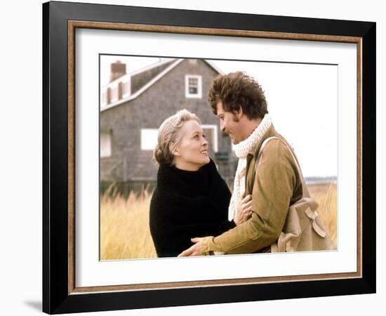 PUZZLE OF A DOWNFALL CHILD, 1970 directed by JERRY SCHATZBERG Faye Dunaway and Barry Primus (photo)-null-Framed Photo