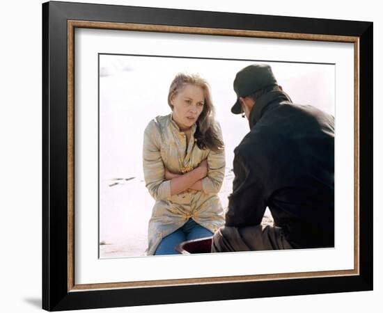 PUZZLE OF A DOWNFALL CHILD, 1970 directed by JERRY SCHATZBERG Faye Dunaway (photo)-null-Framed Photo