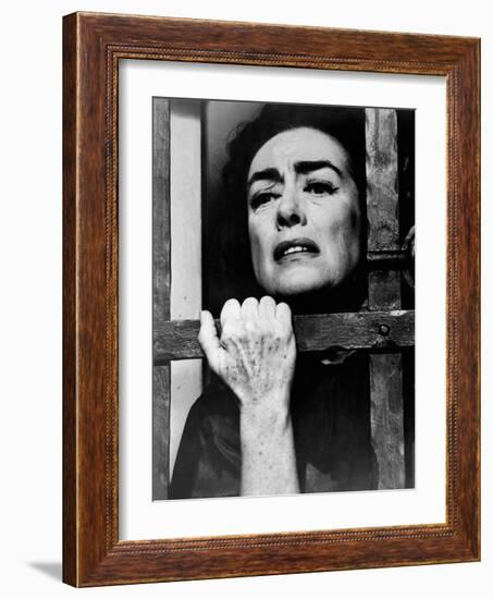 Qu'est il arrive a Baby Jane ? (WHAT EVER HAPPENED TO BABY JANE?) by RobertAldrich with Joan Crawfo-null-Framed Photo