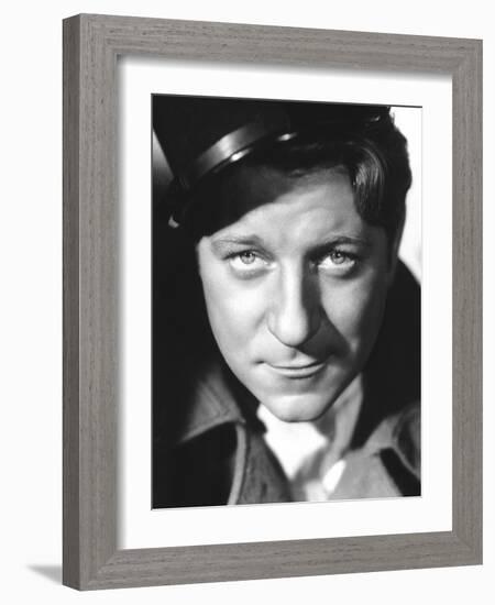 QUAI DES BRUMES, 1938 directed by MARCEL CARNE Jean Gabin (b/w photo)-null-Framed Photo