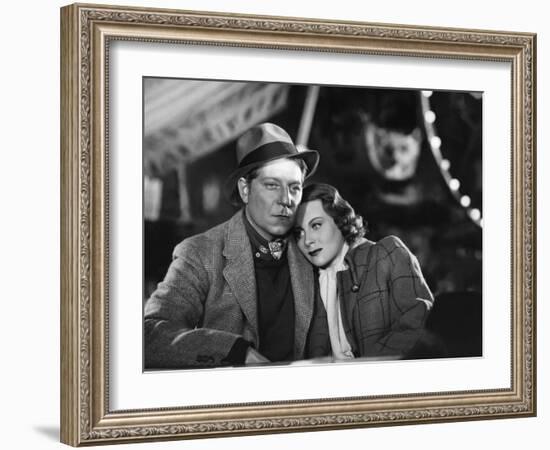 QUAI DES BRUMES, 1938 directed by MARCEL CARNE Jean Gabin / Michele Morgan (b/w photo)-null-Framed Photo