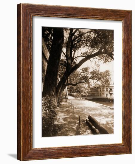 Quai du Pont Neuf-Eugène Atget-Framed Photographic Print