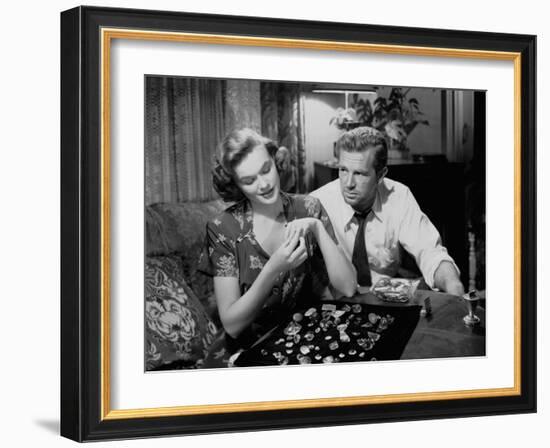 Quand la ville dort THE ASPHALT JUNGLE by John Huston with Jean Hagen and Sterling Hayden, 1950 (b/-null-Framed Photo