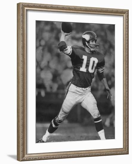 Quarterback for Vikings Francis Tarkenton No.10-Bill Eppridge-Framed Premium Photographic Print