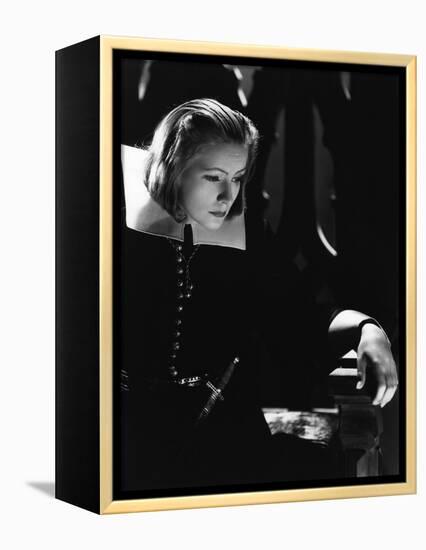 QUEEN CHRISTINA, 1933 directed by ROUBEN MAMOULIAN Greta Garbo (b/w photo)-null-Framed Stretched Canvas