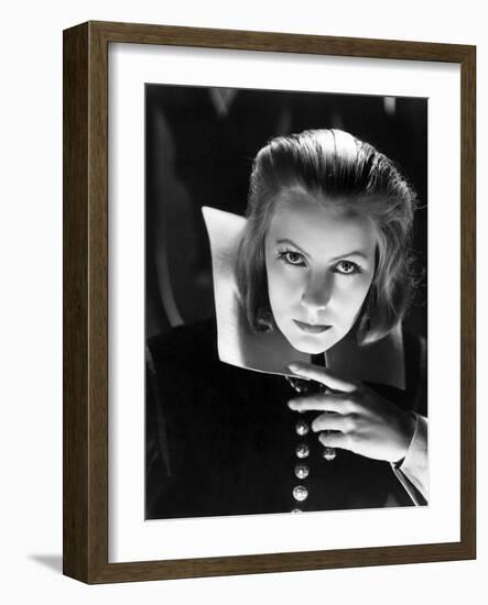 QUEEN CHRISTINA, 1933 directed by ROUBEN MAMOULIAN Greta Garbo (b/w photo)-null-Framed Photo