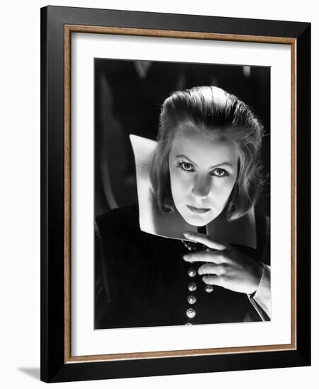 QUEEN CHRISTINA, 1933 directed by ROUBEN MAMOULIAN Greta Garbo (b/w photo)-null-Framed Photo