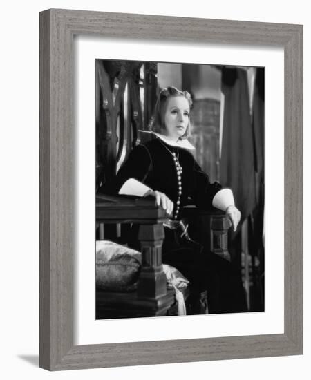 QUEEN CHRISTINA, 1933 directed by ROUBEN MAMOULIAN Greta Garbo (b/w photo)-null-Framed Photo