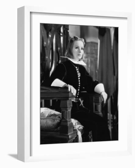 QUEEN CHRISTINA, 1933 directed by ROUBEN MAMOULIAN Greta Garbo (b/w photo)-null-Framed Photo