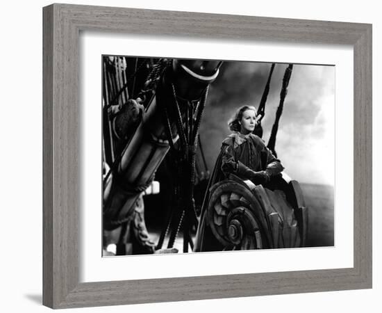 QUEEN CHRISTINA, 1933 directed by ROUBEN MAMOULIAN Greta Garbo (b/w photo)-null-Framed Photo