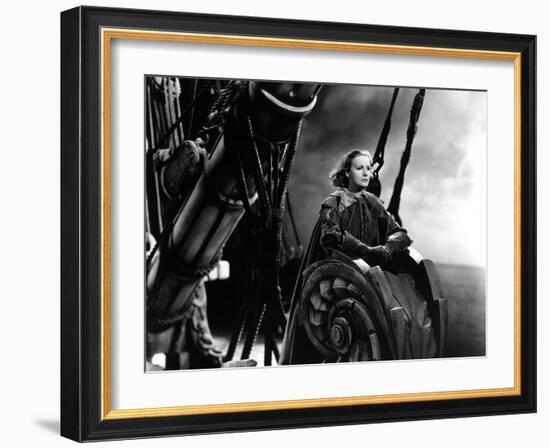 QUEEN CHRISTINA, 1933 directed by ROUBEN MAMOULIAN Greta Garbo (b/w photo)-null-Framed Photo