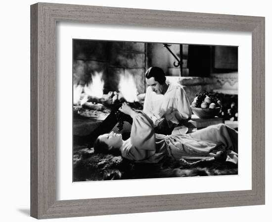 Queen Christina, 1933-null-Framed Photographic Print