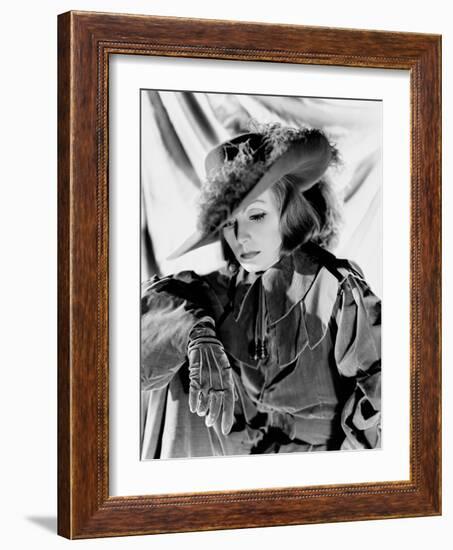 Queen Christina, 1933-null-Framed Photographic Print