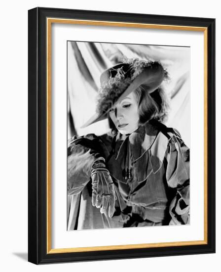 Queen Christina, 1933-null-Framed Photographic Print