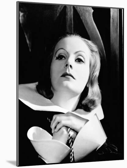 Queen Christina, Greta Garbo, Directed by Rouben Mamoulian, 1933-null-Mounted Photographic Print